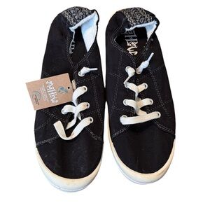 Mad Love Black Canvas Sneakers “Lennie” Size 11W